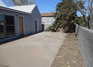 512 N Alice Ave in Monahans, TX - Foto de edificio - Building Photo