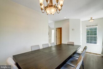8535 Wyngate Manor Ct in Alexandria, VA - Building Photo - Building Photo