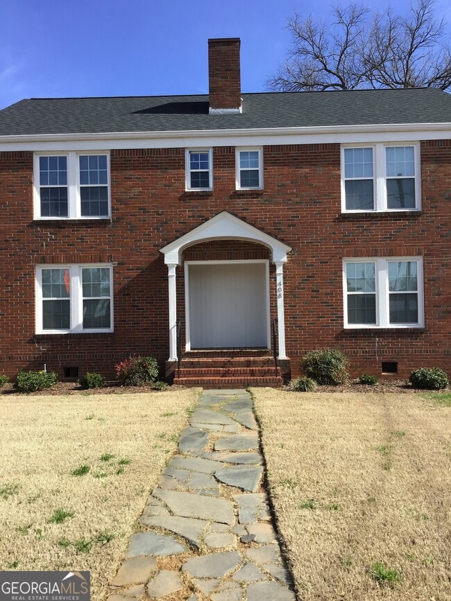 property at 408 W 5th St