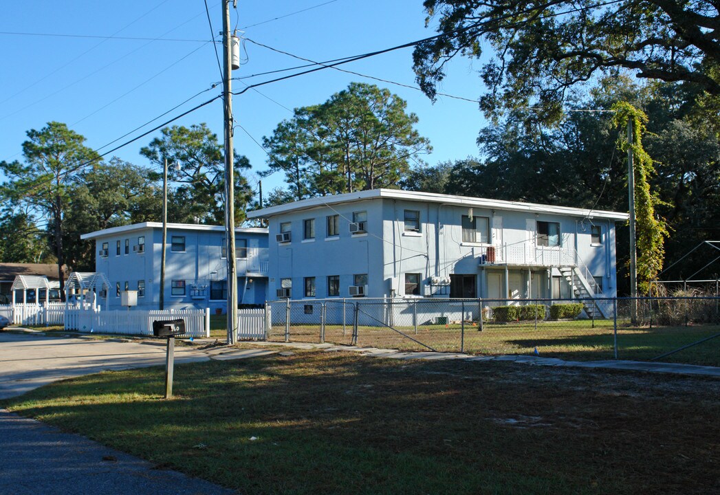 154 Westview Ave in Valparaiso, FL - Foto de edificio