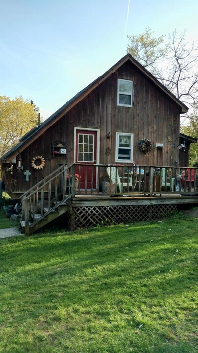 64 Drew Rd in Warwick, NY - Building Photo