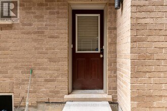 16 Dancing Waters Rd in Brampton, ON - Building Photo - Building Photo