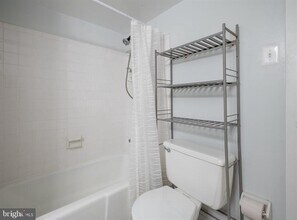 2525 Huntington Ave in Alexandria, VA - Building Photo - Building Photo