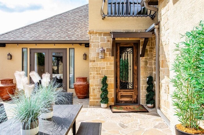 property at 2916 Rock Barn Dr