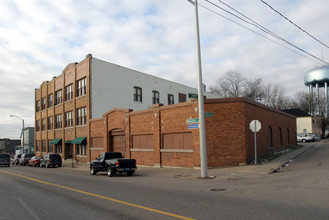 Roosevelt Park Lofts in Grand Rapids, MI - Foto de edificio - Building Photo