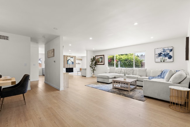 9038 Whitaker Ave in Los Angeles, CA - Building Photo - Building Photo
