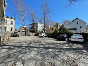 174 Putnam Ave, Unit 2 in Cambridge, MA - Building Photo - Building Photo