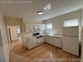 65 Wareham St, Unit 2R in Medford, MA - Building Photo