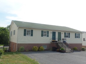 700 Thomas Ln in Martinsburg, WV - Building Photo - Building Photo