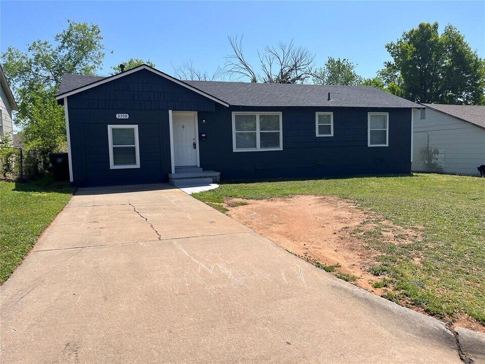 3708 Woodside Dr in Midwest City, OK - Building Photo