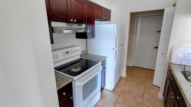 9010 Dacena Villa Pl in Tampa, FL - Building Photo - Building Photo