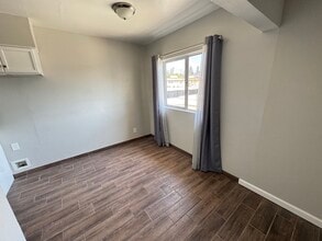 3247 W Century Blvd, Unit 6 in Inglewood, CA - Building Photo - Building Photo