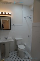 2063 W Lawrence Ave in Chicago, IL - Building Photo