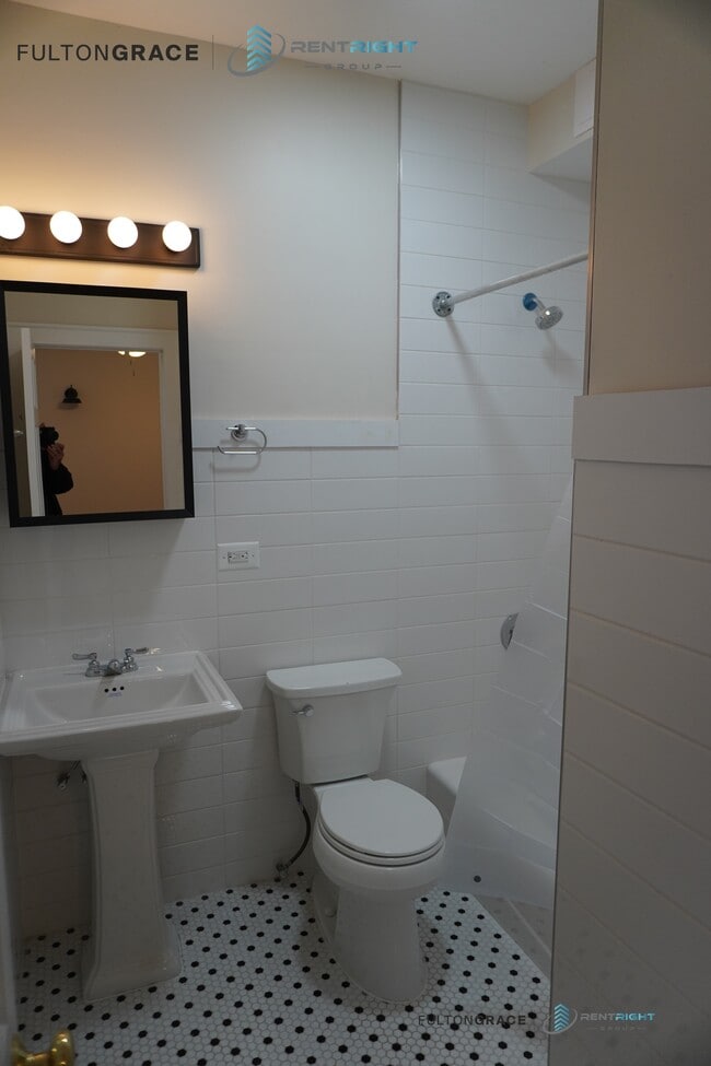 property at 2063 W Lawrence Ave