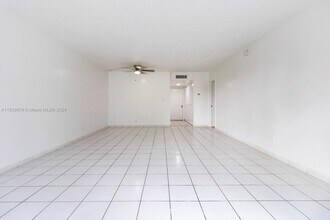 2930 Forest Hills Blvd, Unit B203 in Coral Springs, FL - Building Photo - Building Photo