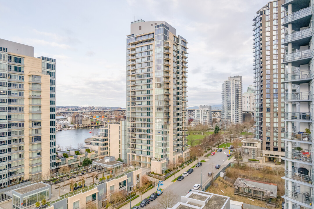 King's Landing in Vancouver, BC - Building Photo