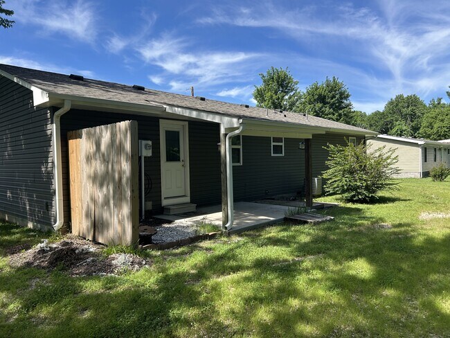 519 Cherry St in Carl Junction, MO - Building Photo - Building Photo