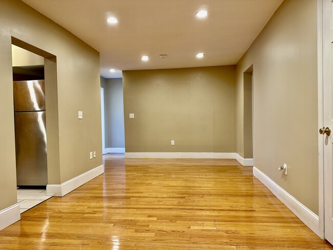 76 Egmont St in Brookline, MA - Building Photo - Building Photo