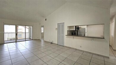 9277 SW 138th Pl in Miami, FL - Building Photo - Building Photo