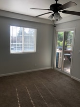 2507 E 15th St, Unit Unit 119 in Long Beach, CA - Building Photo - Building Photo