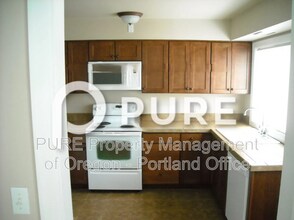 1420 SE 40th Ave in Portland, OR - Building Photo - Building Photo