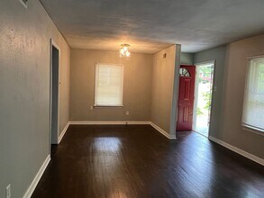 5454 Lusann Dr in Mobile, AL - Building Photo - Building Photo