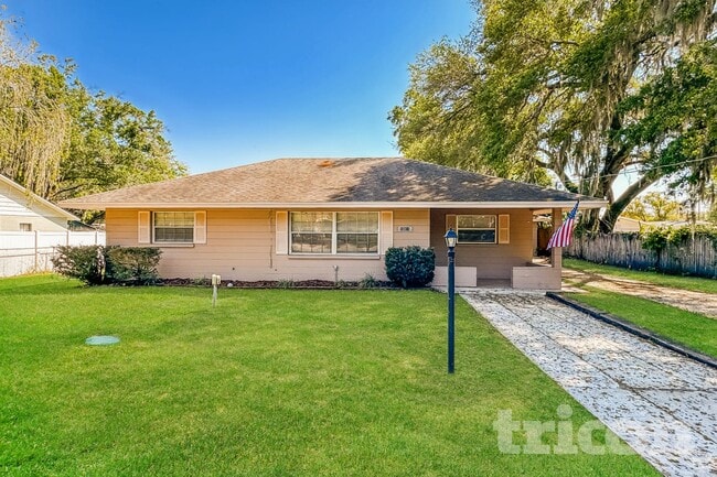 property at 10811 La Vista Loop