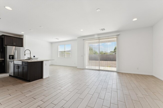 4425 W Samantha Way in Laveen, AZ - Foto de edificio - Building Photo