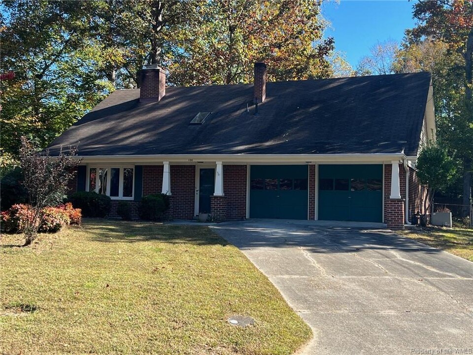 100 Braddock Rd in Williamsburg, VA - Building Photo