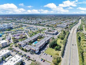 7483 SW 82nd St in Miami, FL - Building Photo - Building Photo