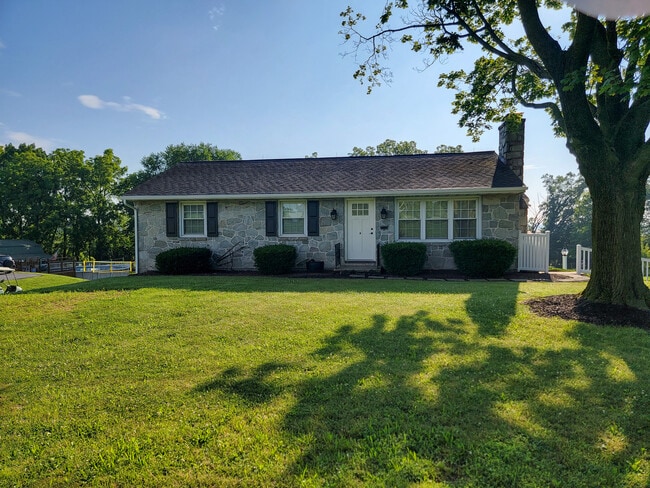 2132 Kramer Mill Rd in Stevens, PA - Building Photo - Building Photo