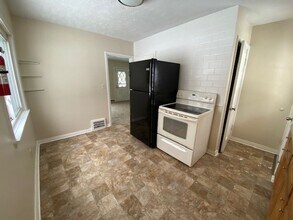 1381 Orrin St in Akron, OH - Building Photo - Building Photo