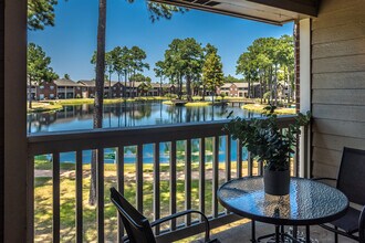 Lakeview Apartments in Houston, TX - Building Photo - Building Photo