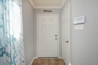9930 Swallow Dr in Conroe, TX - Building Photo - Building Photo