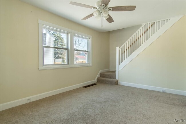 property at 122 E Hoard St