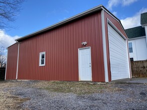 1013 Hershberger Rd NW in Roanoke, VA - Building Photo - Building Photo