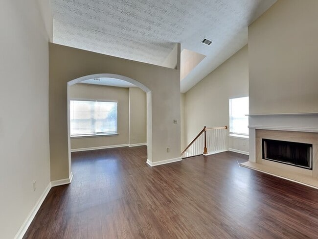 320 Lake Royale Pl in Riverdale, GA - Building Photo - Building Photo