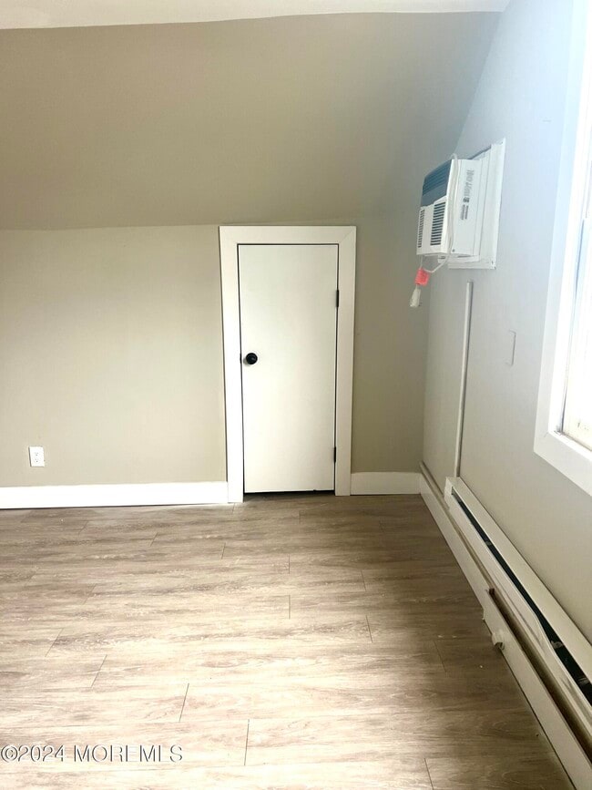672 Shore Concourse in Keyport, NJ - Building Photo - Building Photo