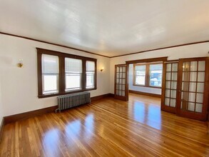 90 Harriet St, Unit 2 in Boston, MA - Foto de edificio - Building Photo