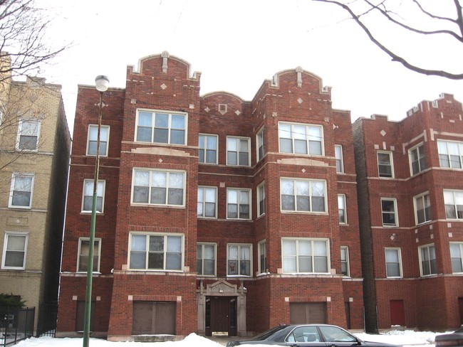 6739-6741 S Clyde Ave in Chicago, IL - Building Photo - Building Photo