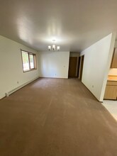 3152 Wyatt Rd in North Pole, AK - Building Photo - Building Photo