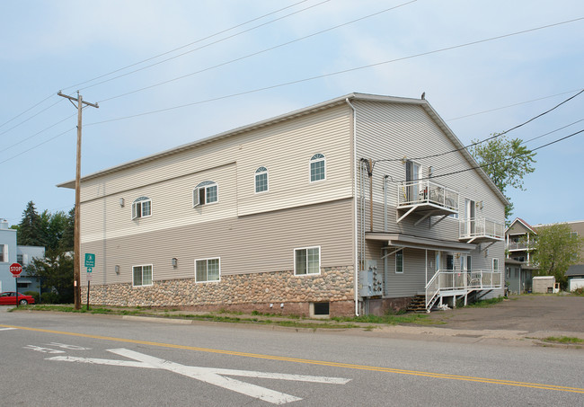 Lester Park Place in Duluth, MN - Foto de edificio - Building Photo