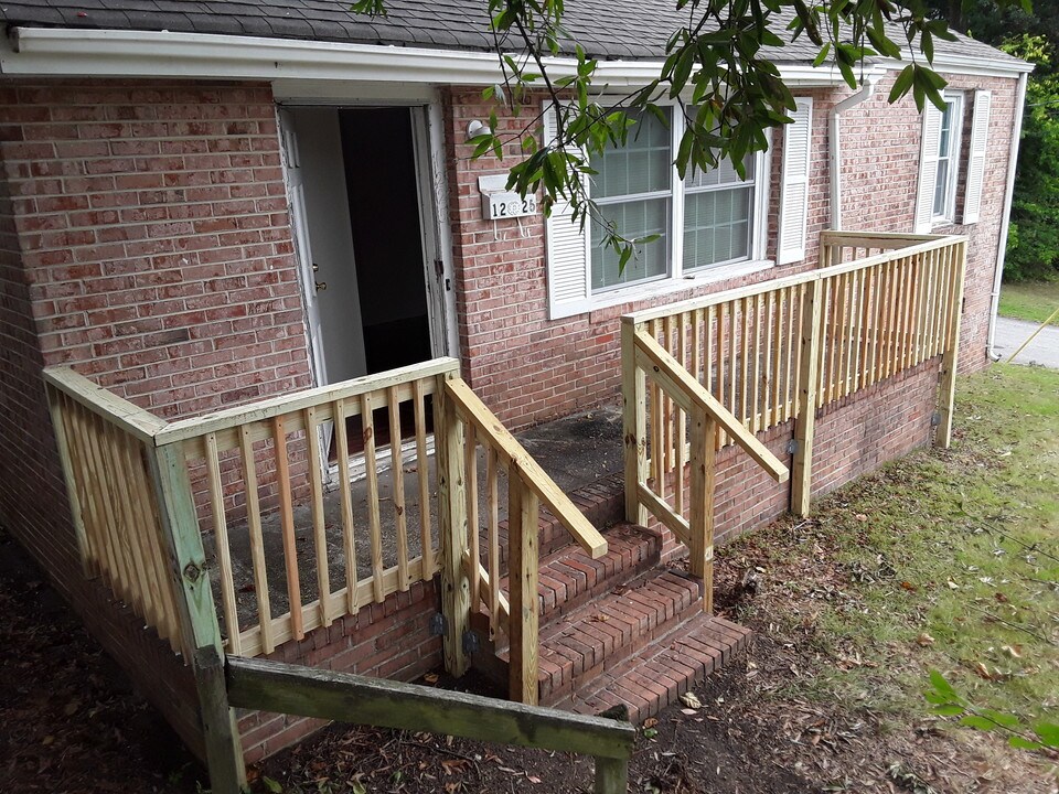 1225 High Pearl St in Petersburg, VA - Building Photo