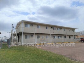 4000 Ella Ave in Great Falls, MT - Building Photo