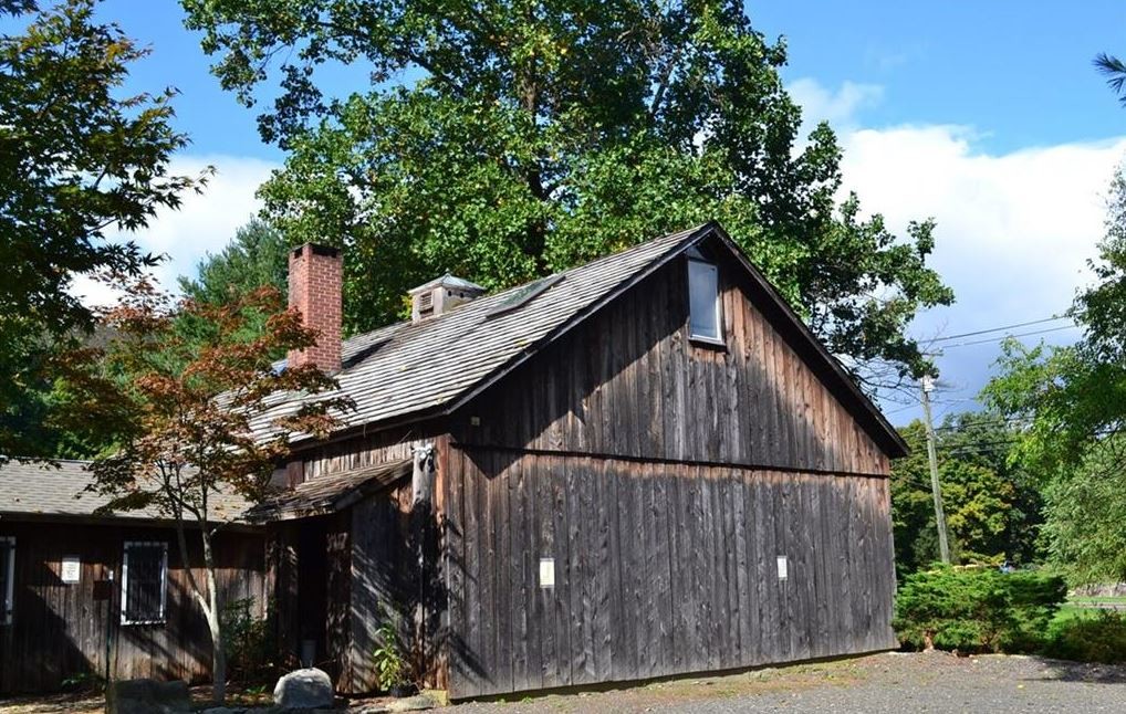 329 Kent Rd in New Milford, CT - Building Photo