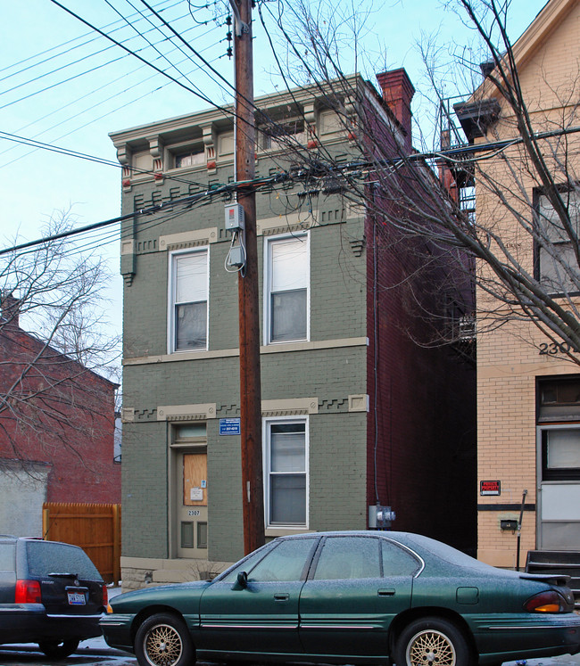 2307 Clifton Ave in Cincinnati, OH - Building Photo - Building Photo