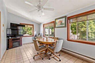 38 George St, Unit 2 in Medford, MA - Foto de edificio - Building Photo