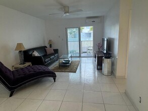 3000 Riomar St in Fort Lauderdale, FL - Building Photo - Building Photo