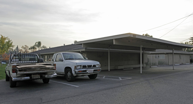 663 Diamond Ct in Upland, CA - Foto de edificio - Building Photo