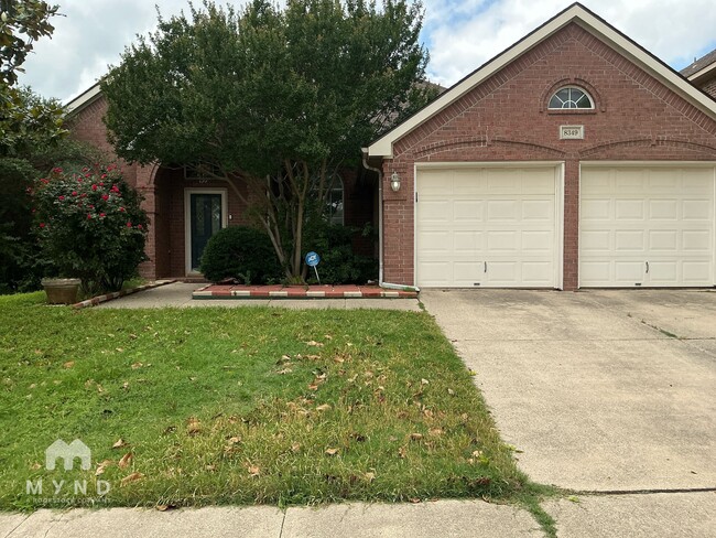 property at 8349 Everglades Cir